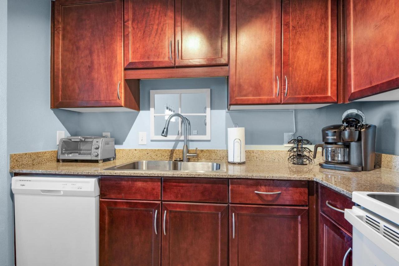 Holiday home Laketown Wharf 1626