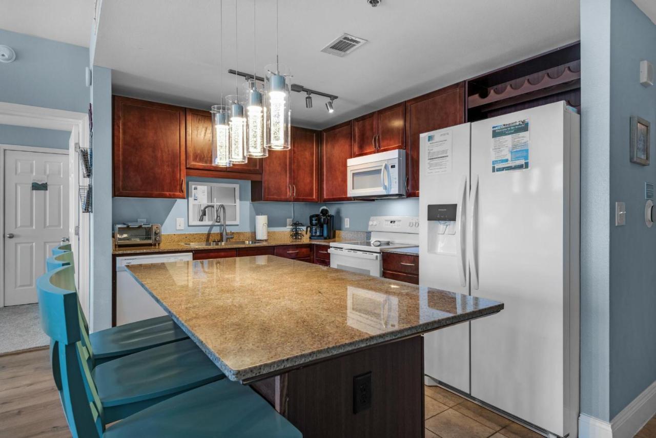 Laketown Wharf 1626 Holiday home *